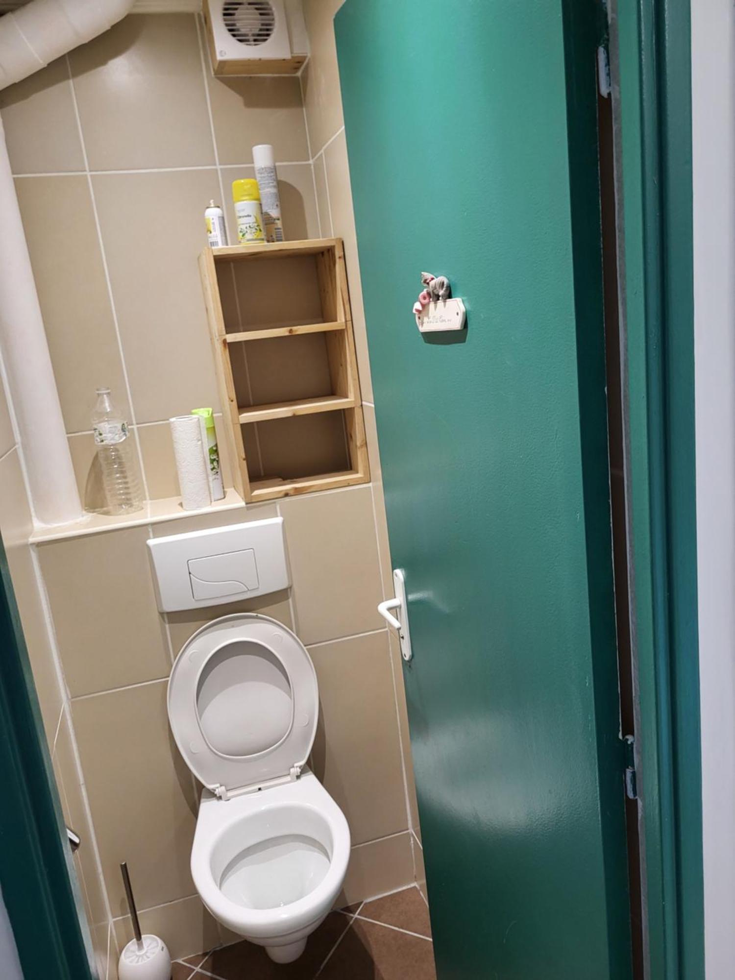 Homestay Private Room-3 In Hannana Apartment- 2 Min Walk To Tram 12 Min To Nice Train Station 15 Min To Massena Place Nice
