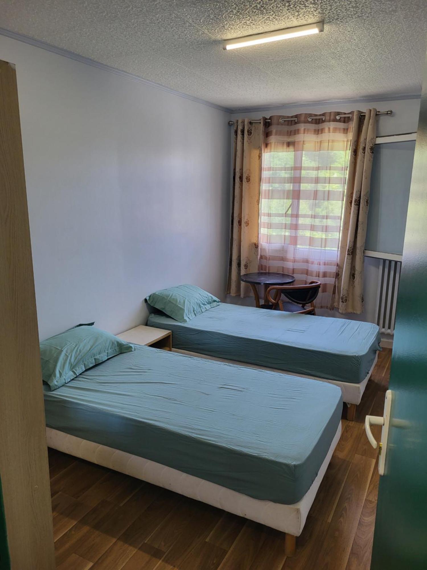 Private Room-3 In Hannana Apartment- 2 Min Walk To Tram 12 Min To Nice Train Station 15 Min To Massena Place Homestay